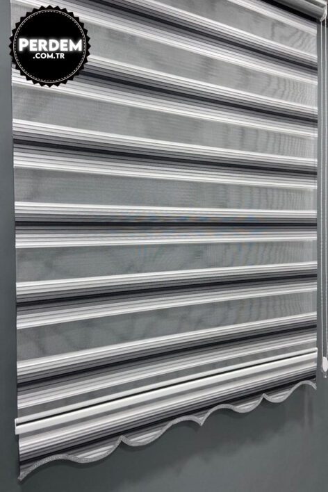 Renk Geçişli Siyah Beyaz Pliseli Zebra Perde