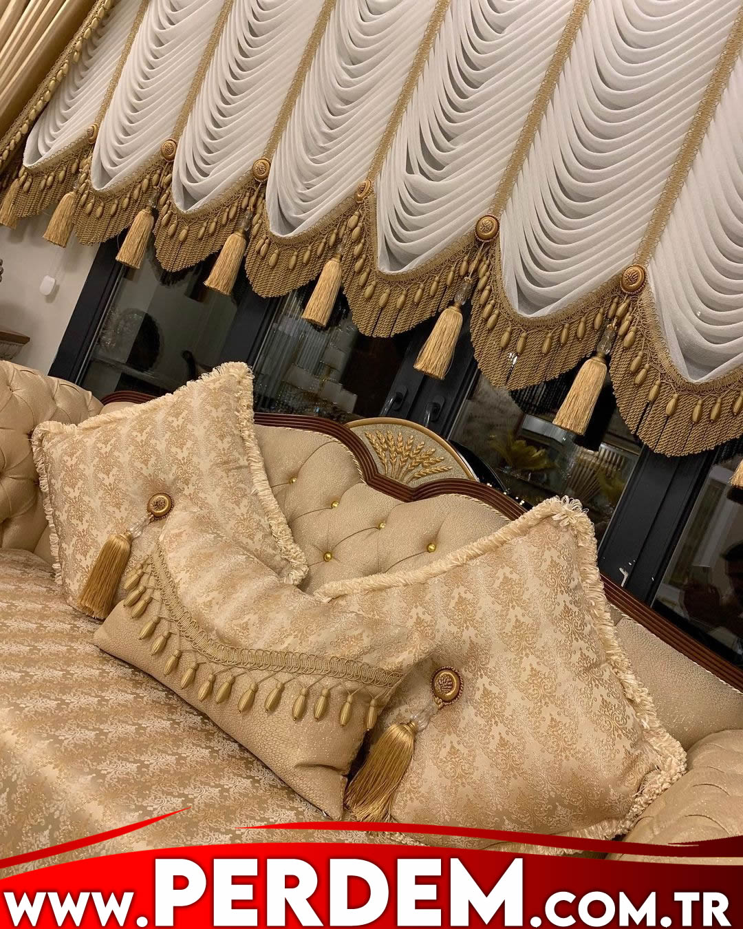 Berrak Model Aksesuarlı Balon Perde - Görsel 4