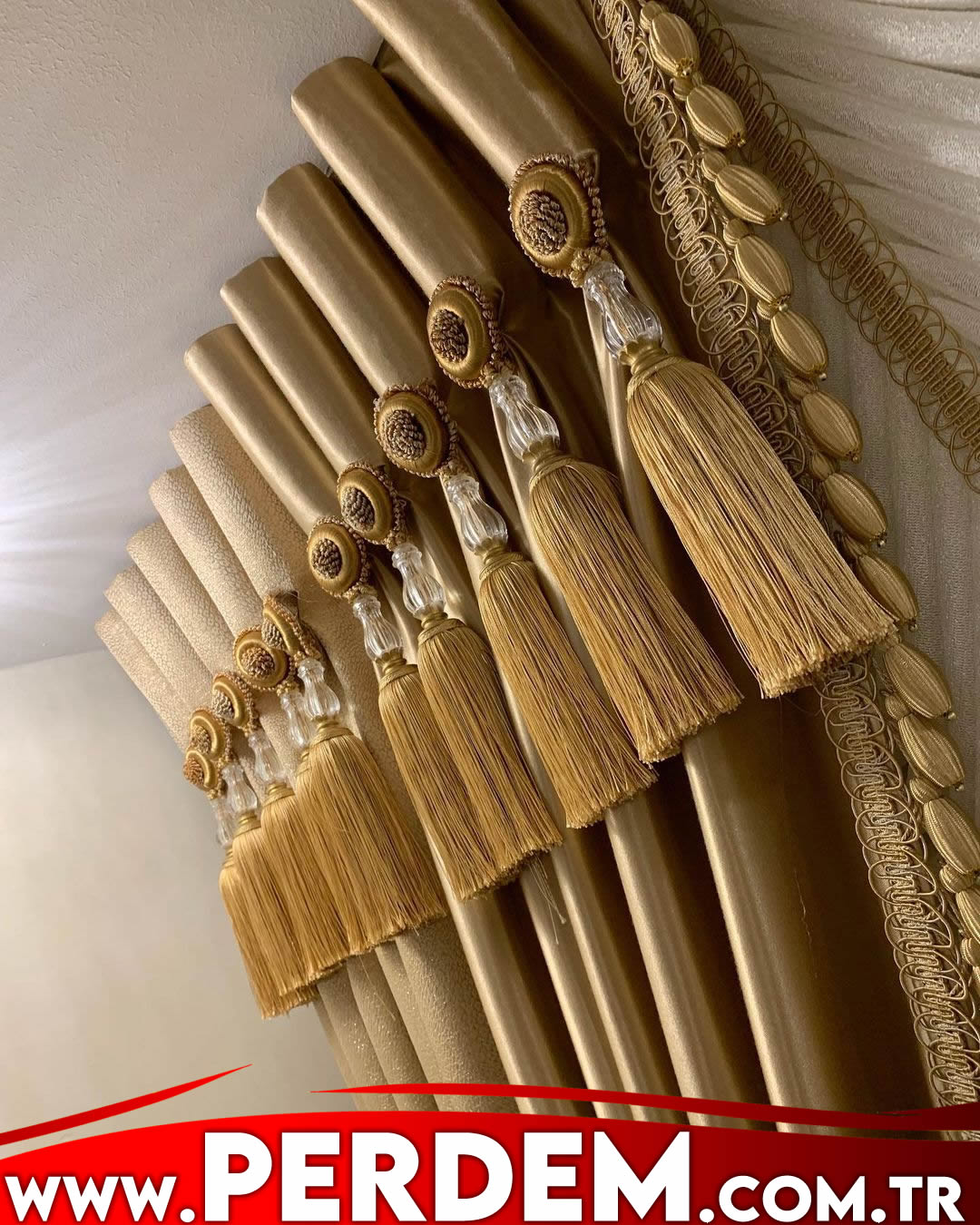 Berrak Model Aksesuarlı Balon Perde - Görsel 5